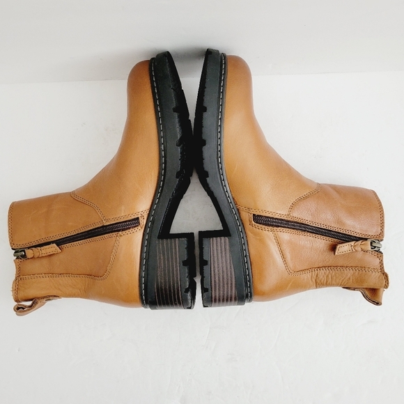 New SoftWalk Women's Novato , Leather Ankle Bootie, Size 8 - Picture 6 of 8